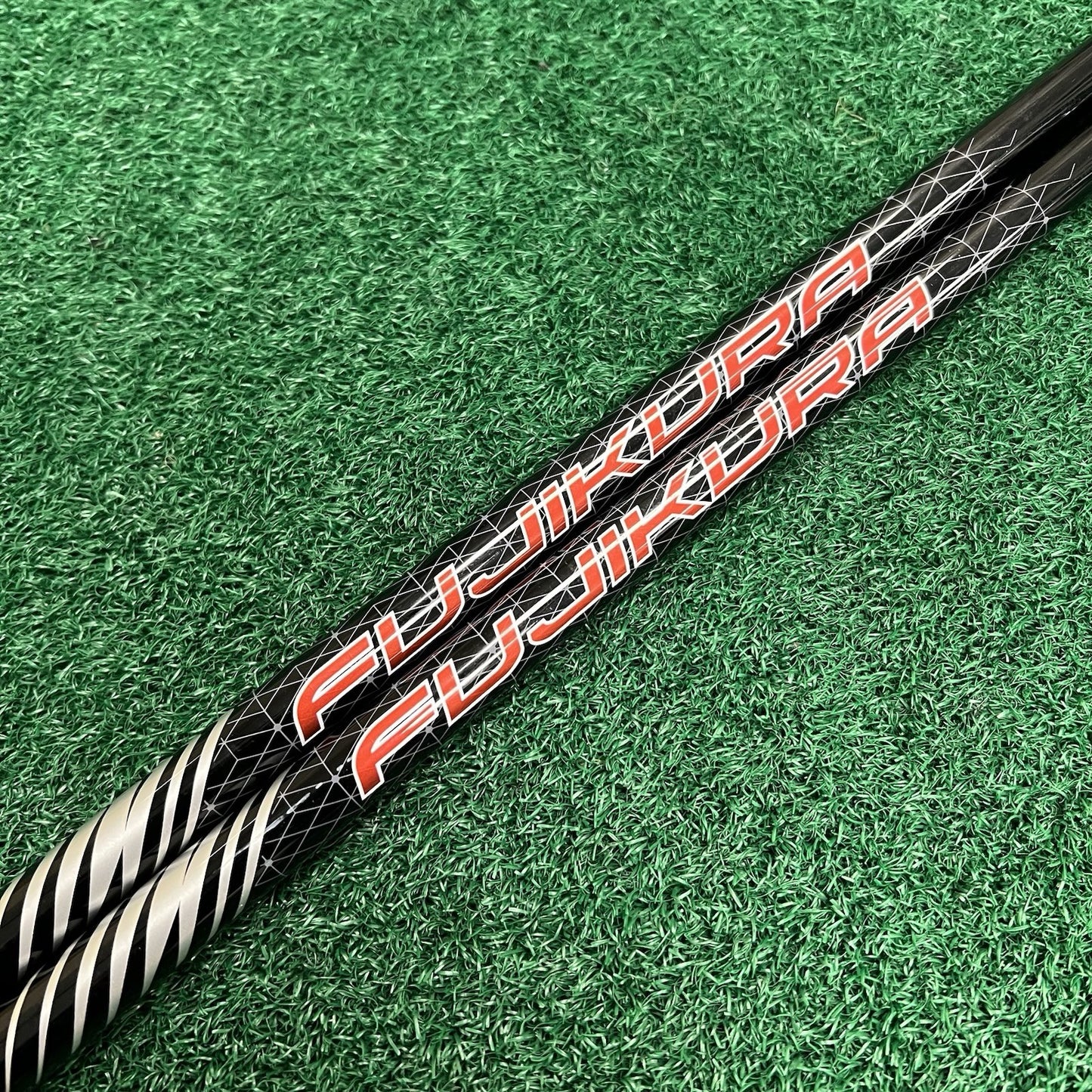 Fujikura Vista Pro Graphite IRON Shafts .370 Brand New Regular Flex (Set of 2)