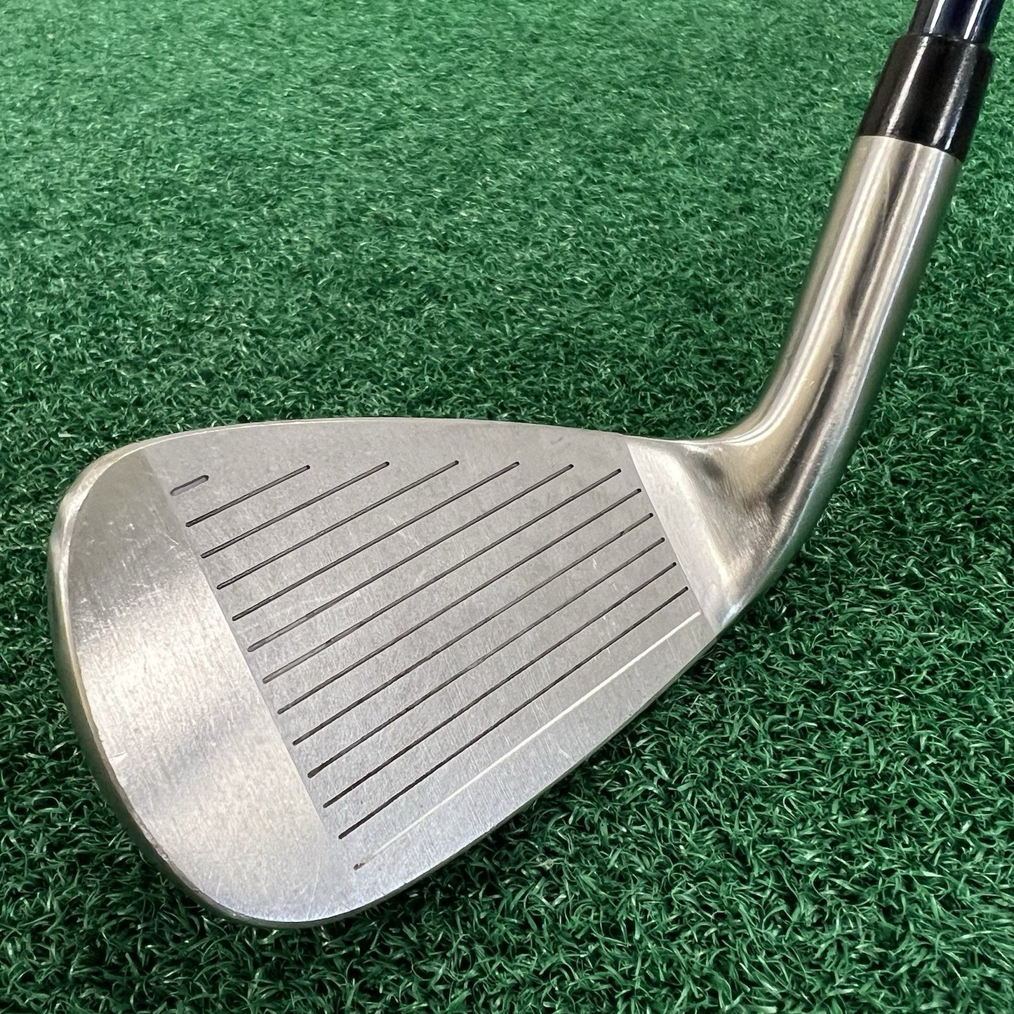 Wilson Magnolia Ladies RH Single 7 Iron Graphite Shaft Original Grip 36.5"