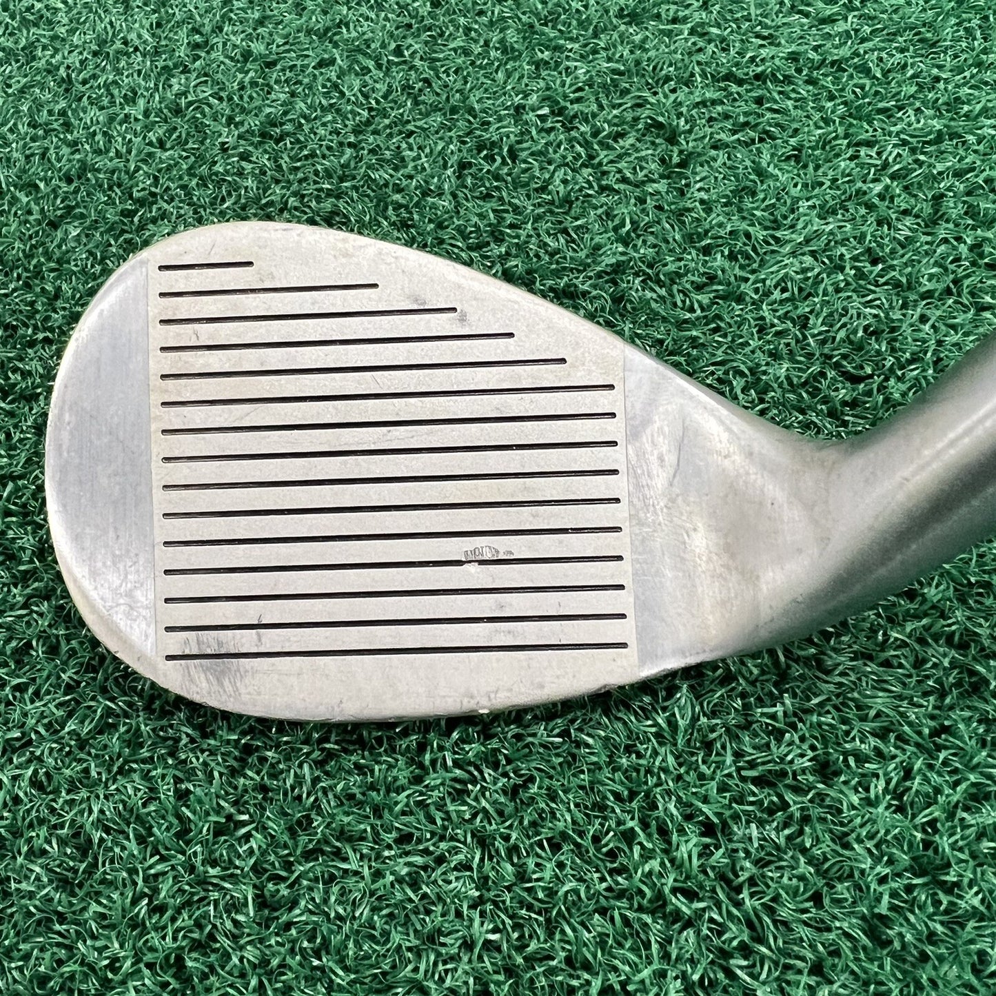 Wilson Easy Launch 56° Sand Wedge Stiff Flex Steel Shaft Men's Right Hand 35.5"