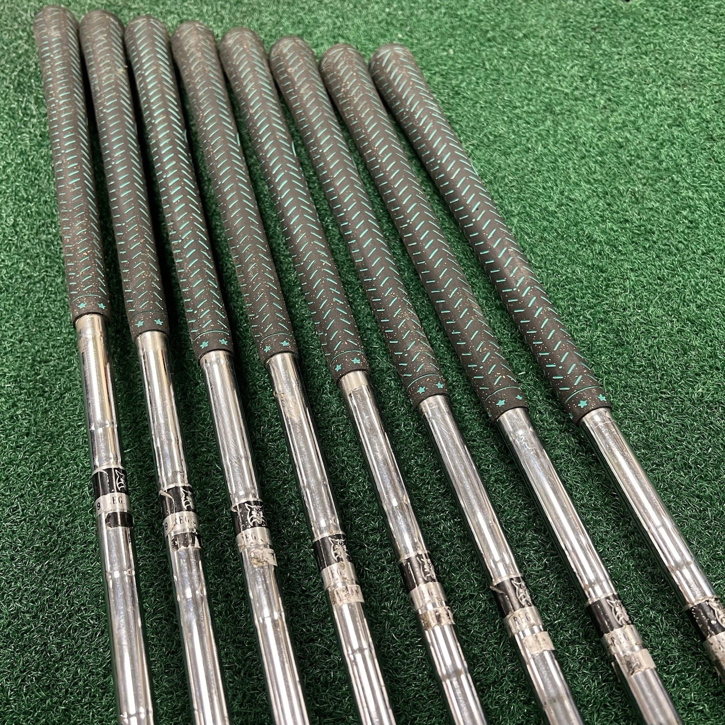 LYNX Precision Lite Iron Set 3-PW Regular Flex Steel Shafts Right Hand CLEAN!