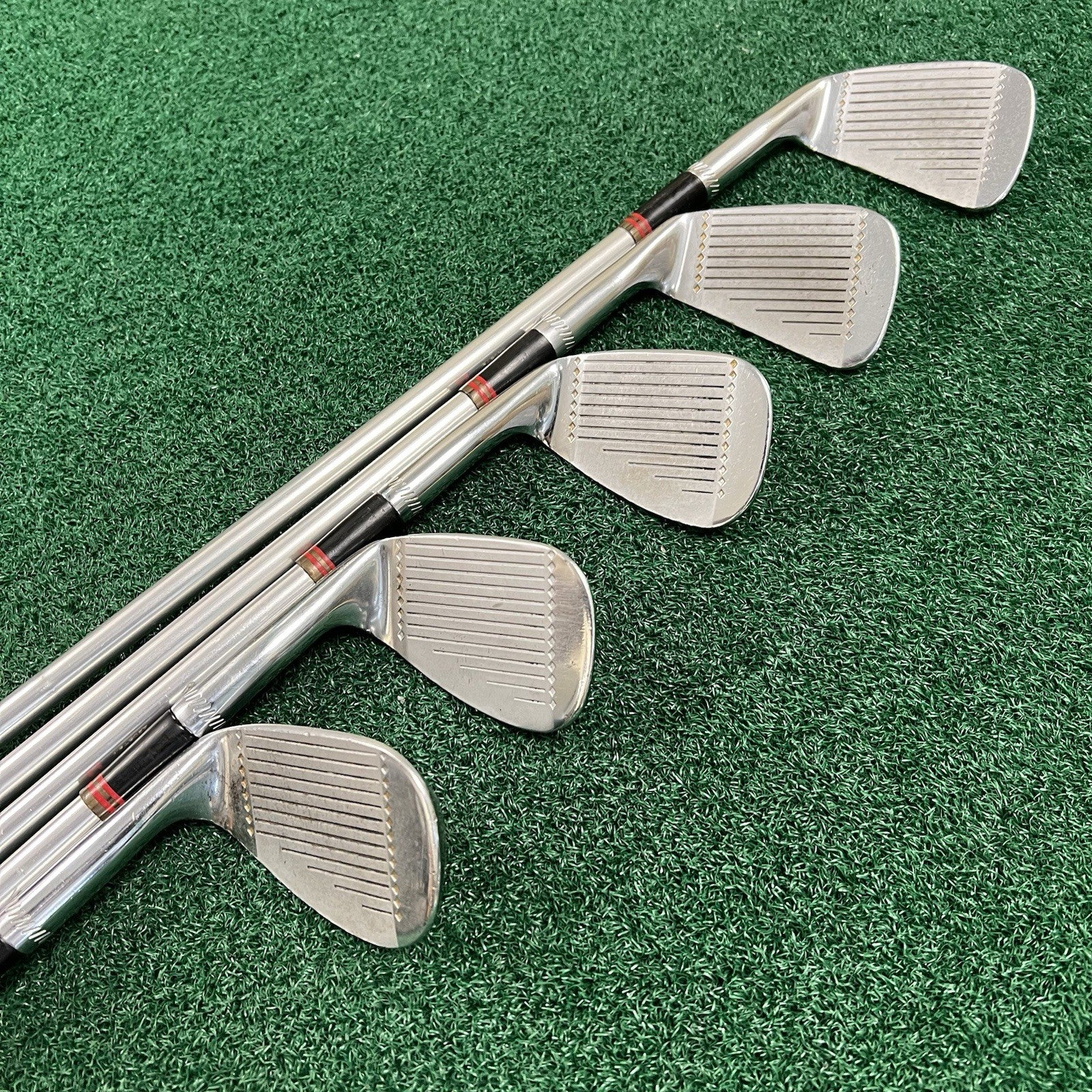 Roberto Di Vicenzo's Dunlop Demo Salesman Iron Set Right Hand 6-PW Aluminum Reg.