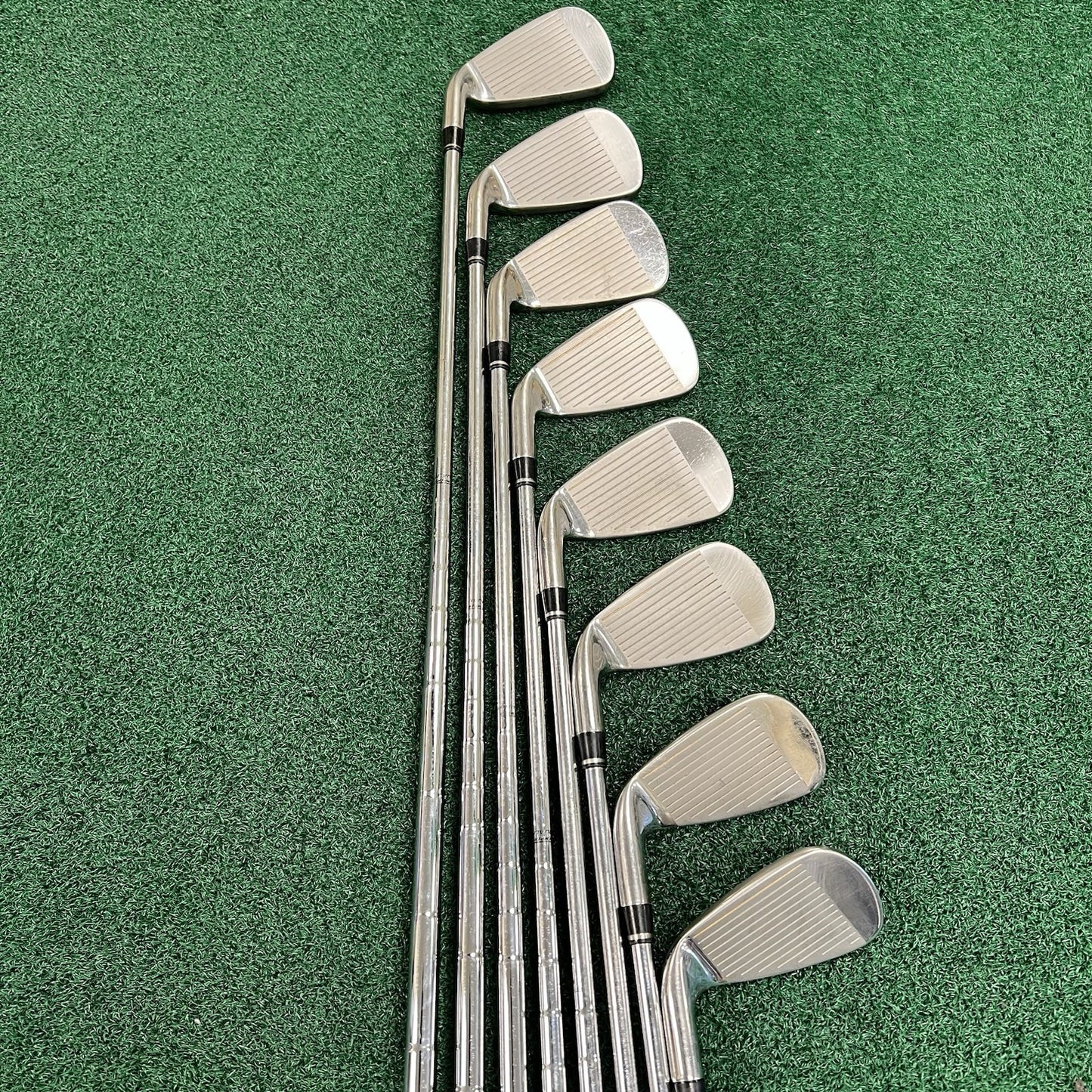 Wilson Staff D100 Iron Set 4-PW+GW Men's Right Hand Regular Flex Steel Shafts
