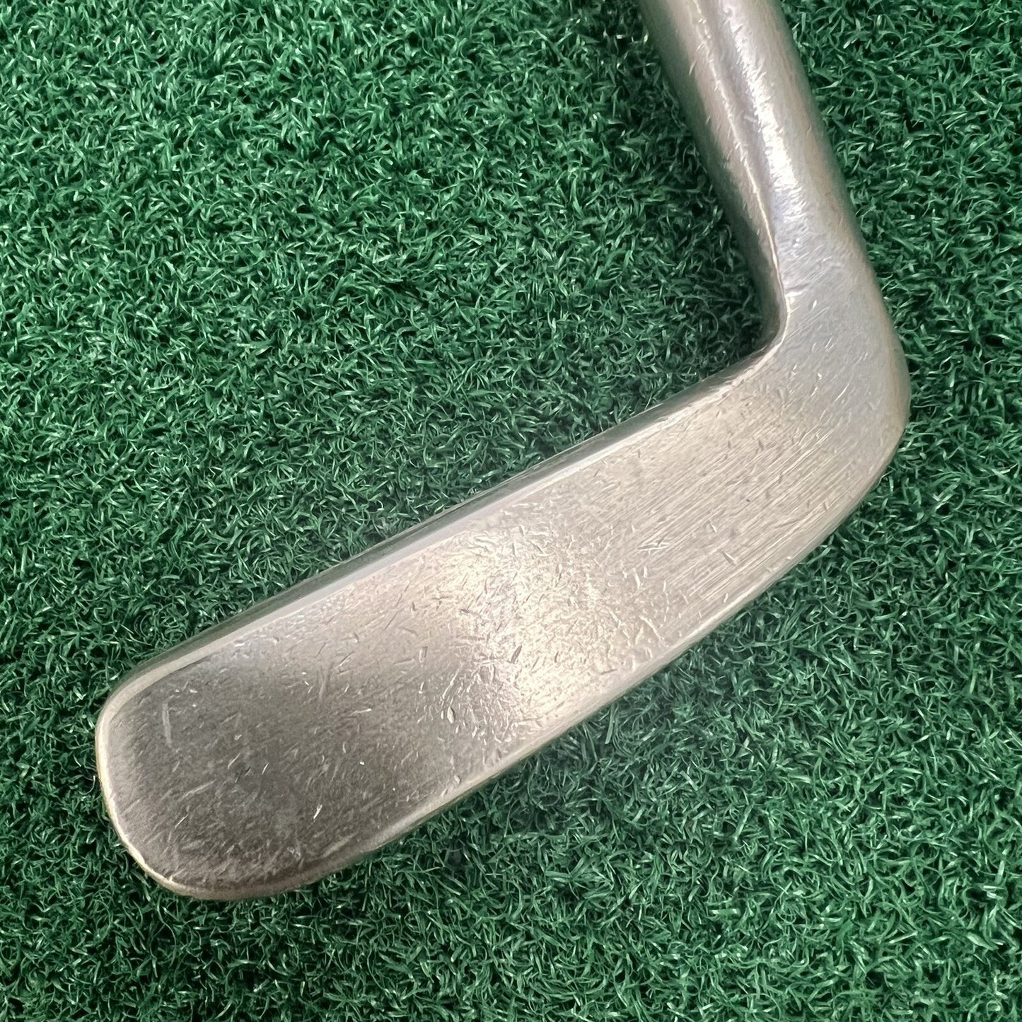 Palm Springs "New Yorker"  8802 Style Heel-Shafted Putter MRH