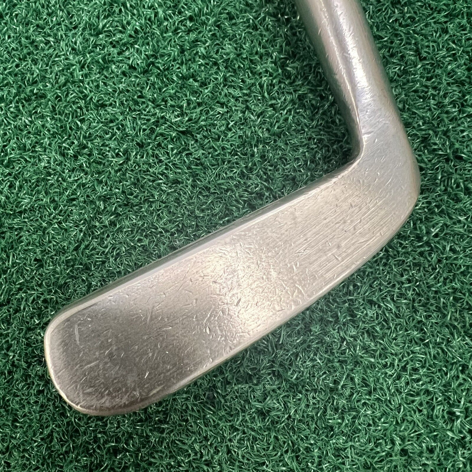 Palm Springs "New Yorker"  8802 Style Heel-Shafted Putter MRH
