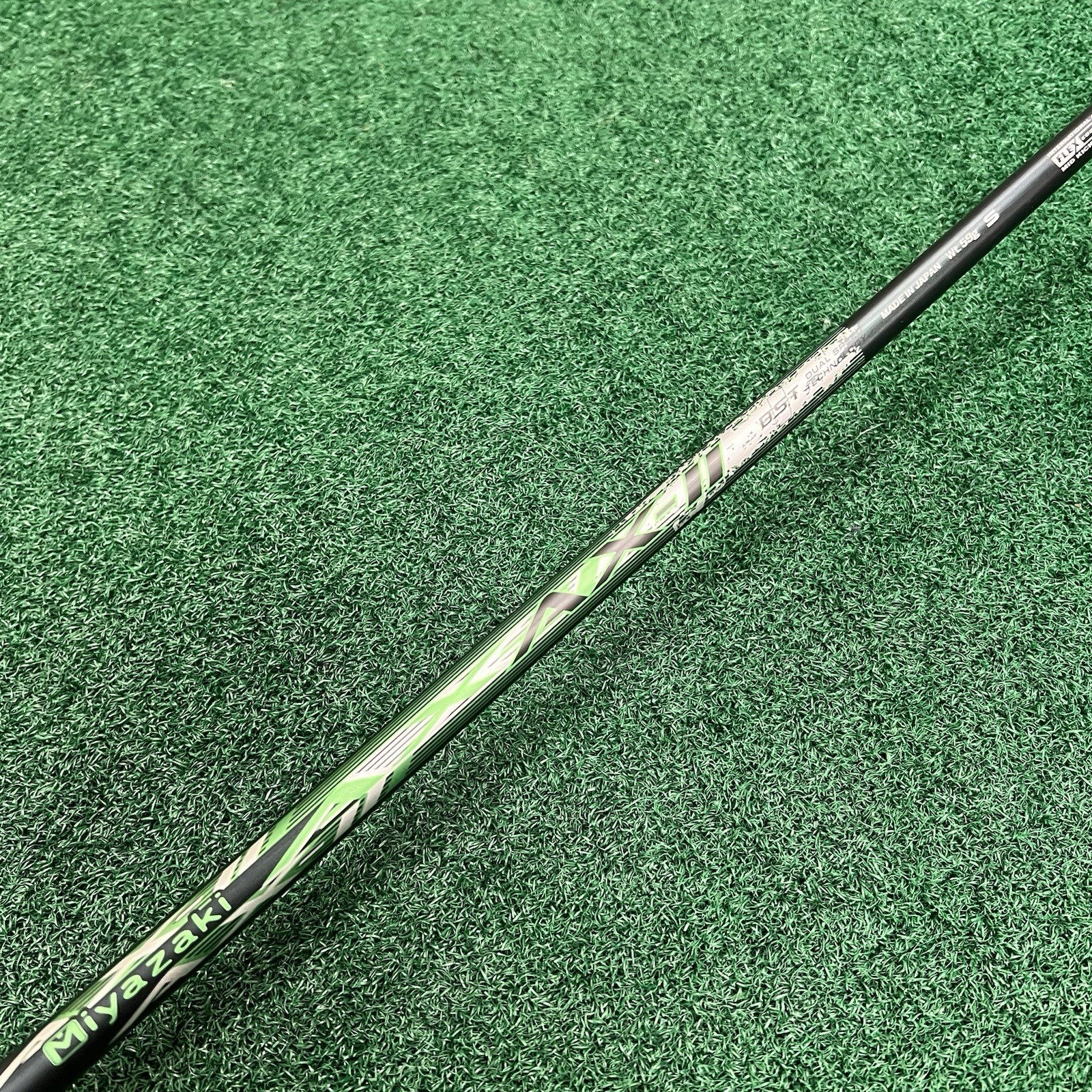 XXIO 12 X Single 7 Iron Right Handed Stiff Flex Graphite Shaft (Code 4334) Japan