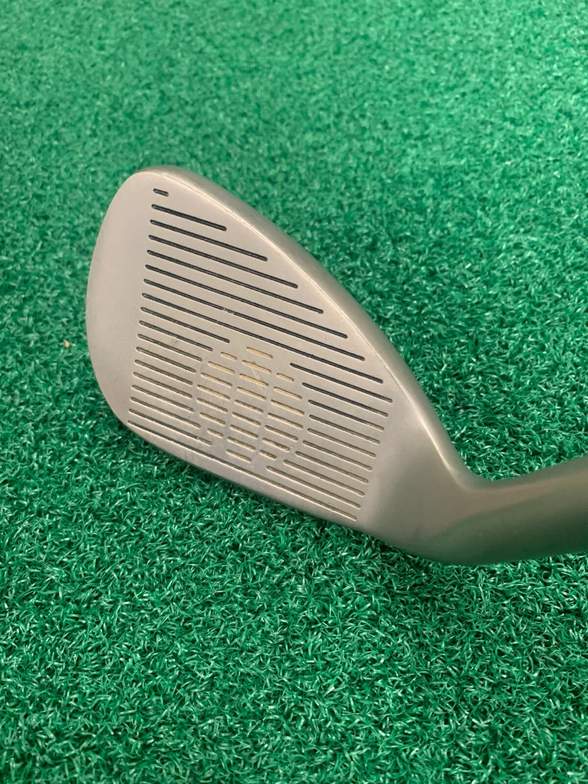 Armour Golf Pure Titanium Ti 100 Iron 8 Iron Dynamic Gold S200 Steel Shaft