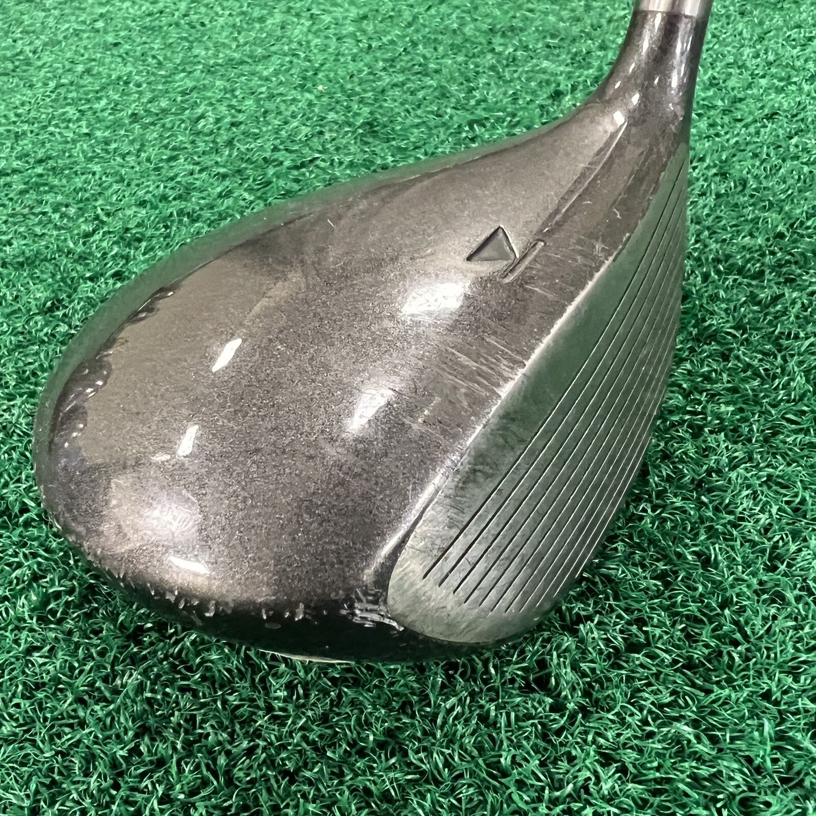 Titleist Titanium 975D Driver 9.5° Stiff Flex  Graphite Shaft Men's RH 45"