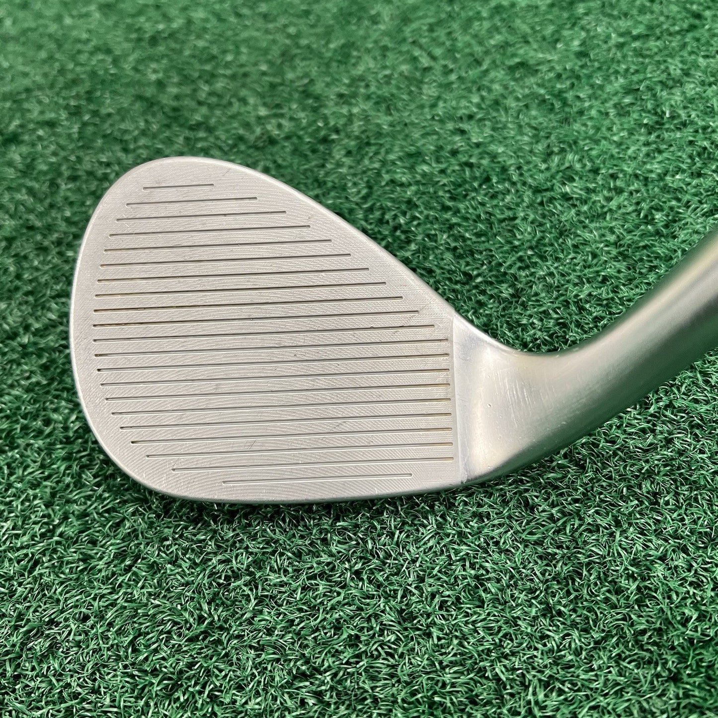 Cleveland CBX Full Face 2 50°-12 GAP Wedge Catalyst Spinner 80g Graphite Shaft