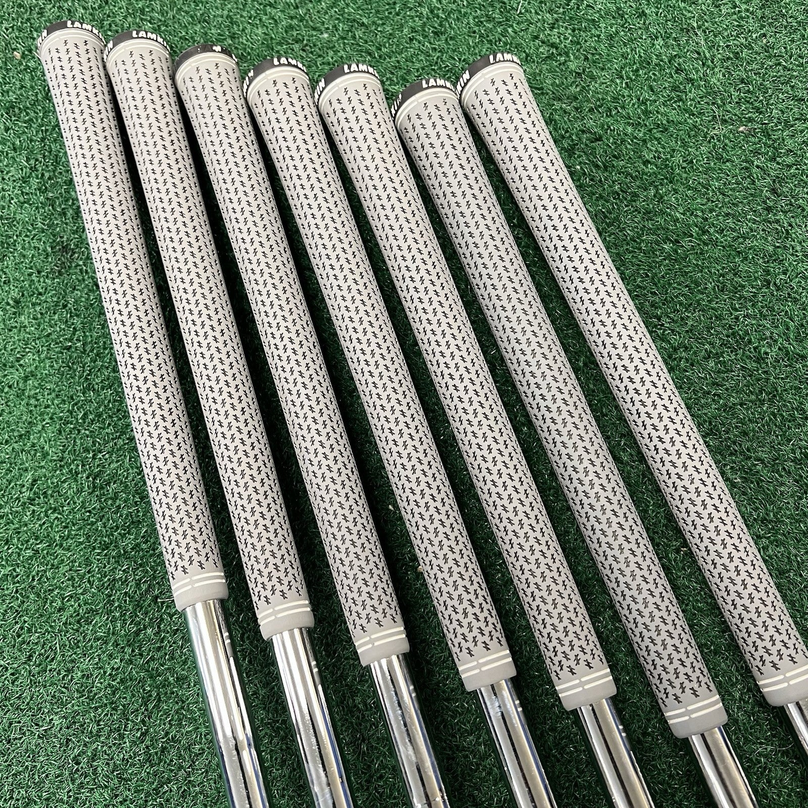 Tour Edge Exotics Exs 220H Iron Set 5-PW+AW Right Hand KBS Stiff 80g Steel Shaft