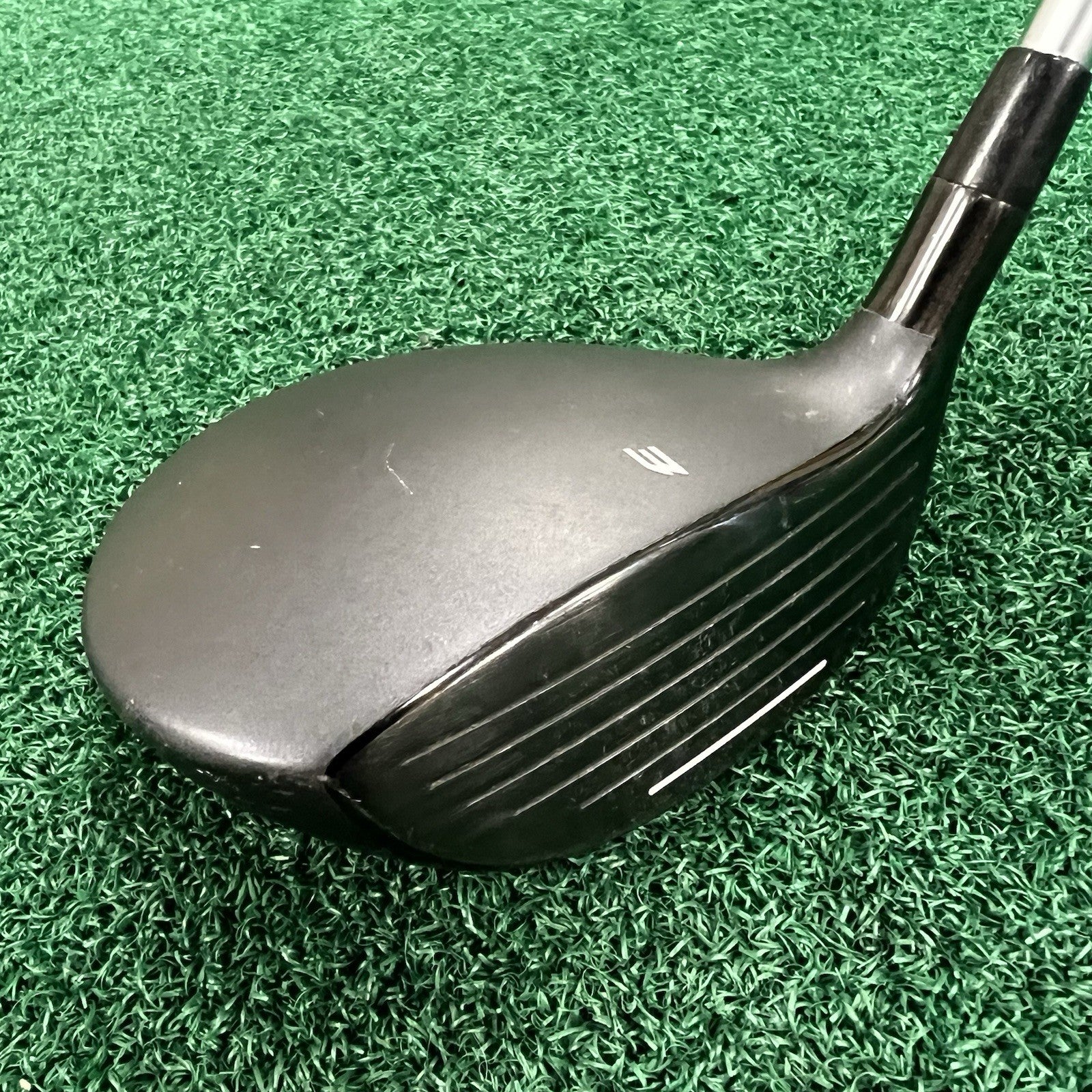 Tour Edge Exotics E8 18° 5 Fairway Wood Regular Flex Graphite Shaft. Right Hand