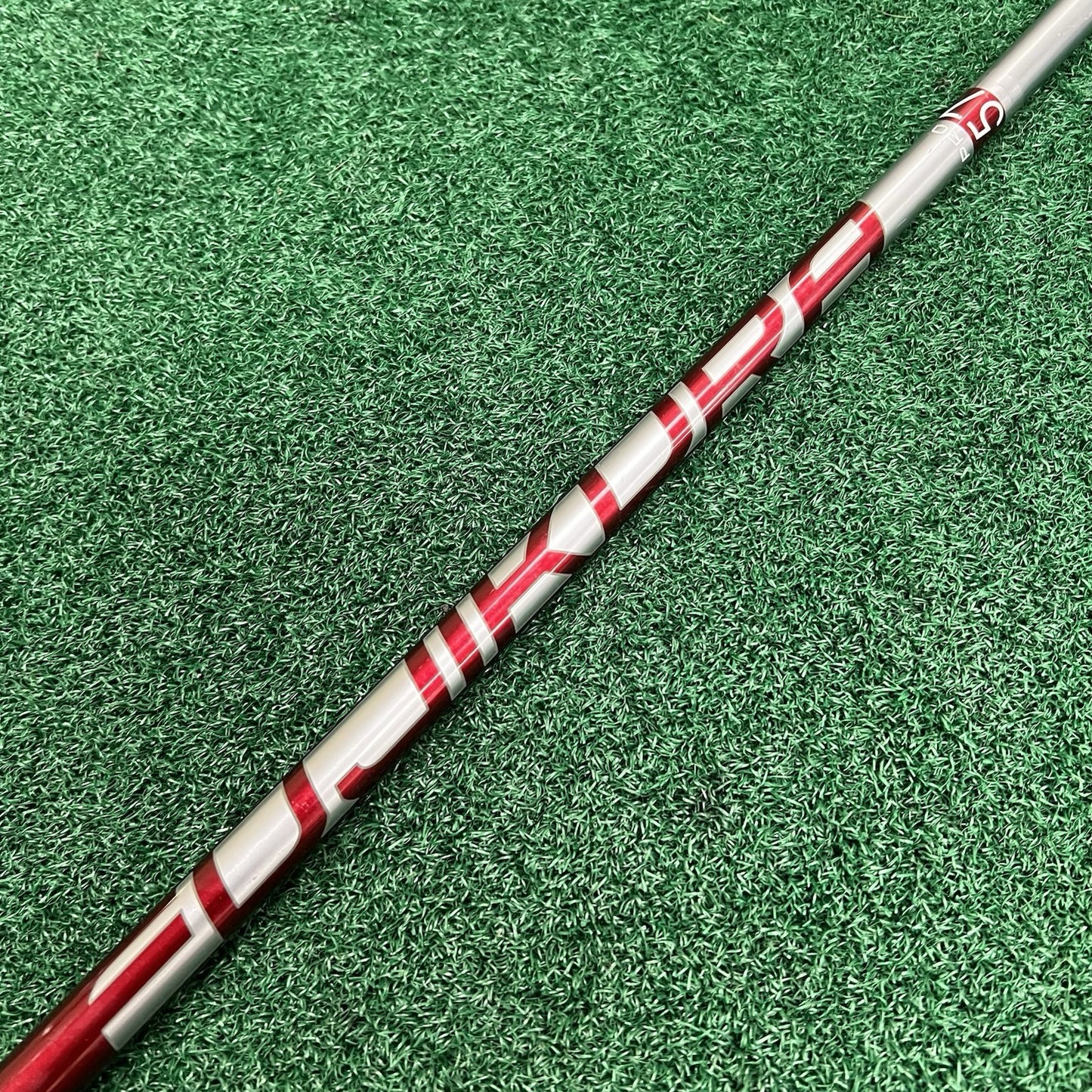 Tour Edge Exotics E8 18° 5 Fairway Wood Regular Flex Graphite Shaft. Right Hand