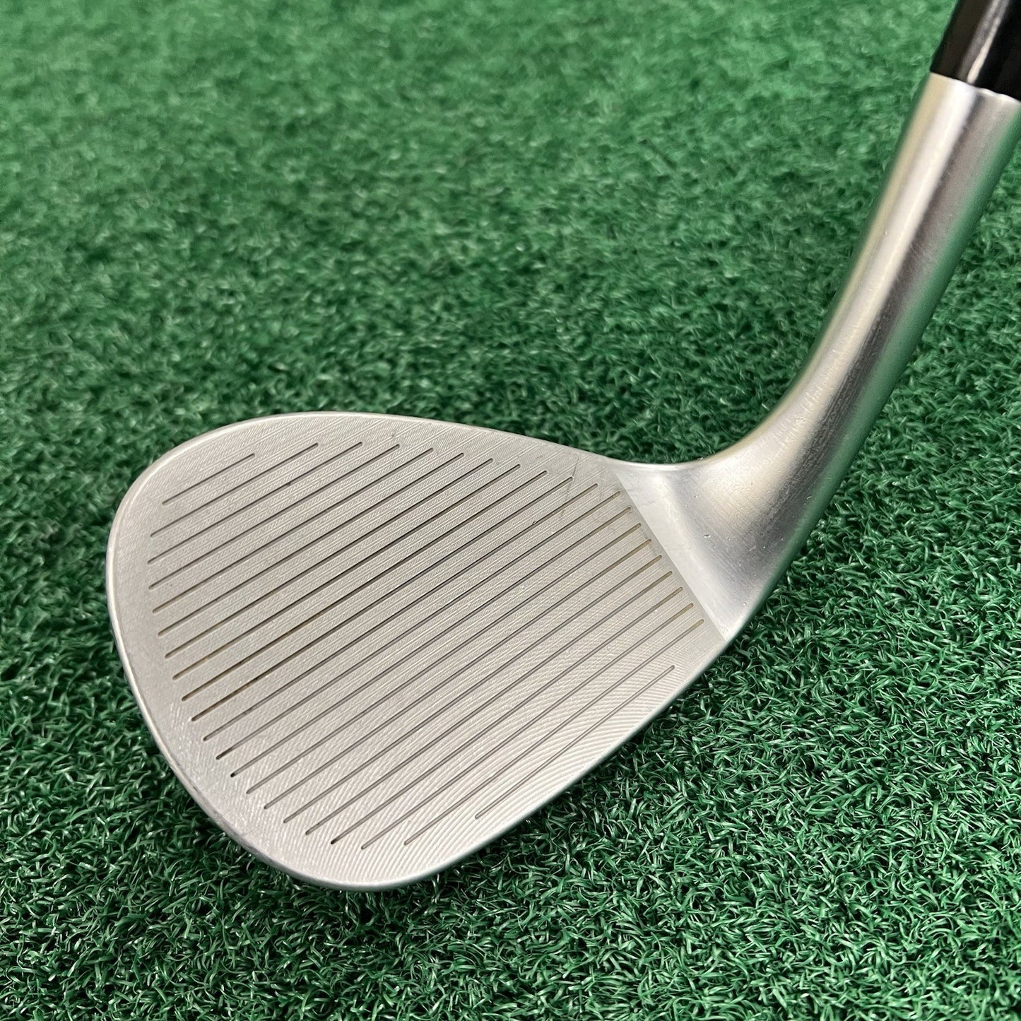 Cleveland CBX Full Face 2 50°-12 GAP Wedge Catalyst Spinner 80g Graphite Shaft