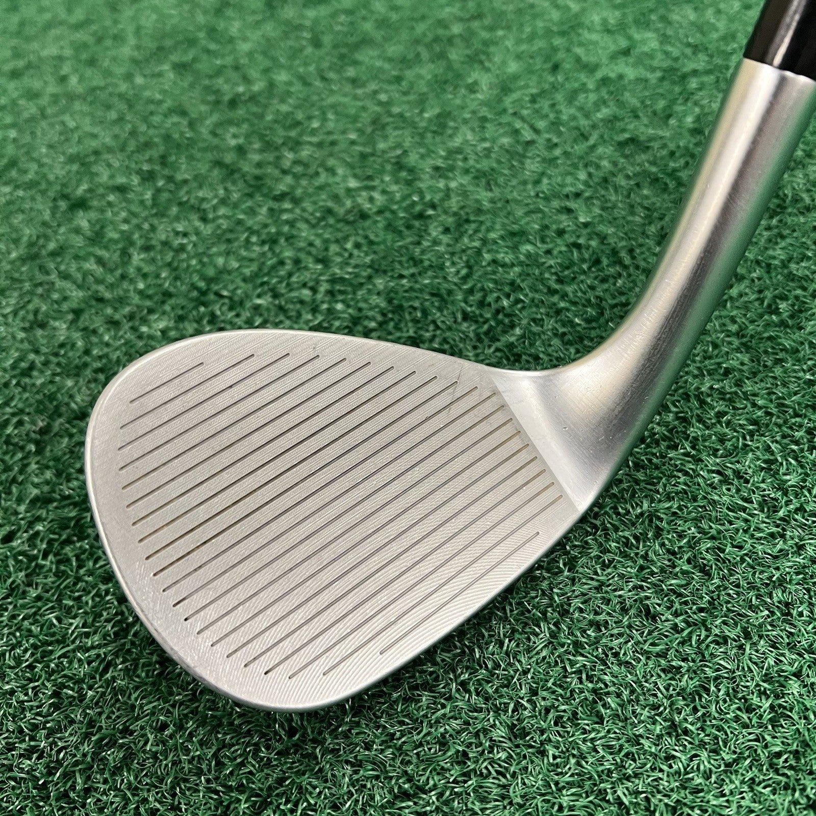 Cleveland CBX Full Face 2 50°-12 GAP Wedge Catalyst Spinner 80g Graphite Shaft