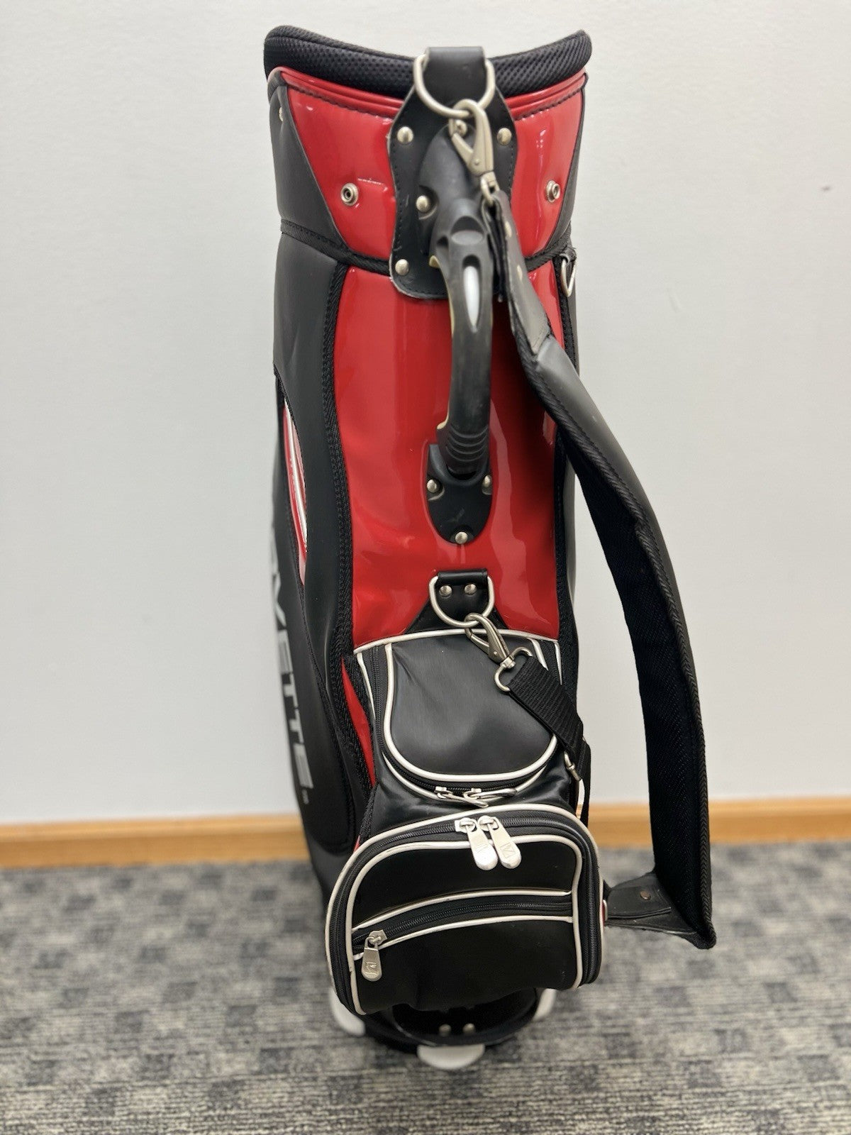 Chevrolet Corvette Golf Cart Bag Black/Red Single Strap 6-Way Top 5 Pockets