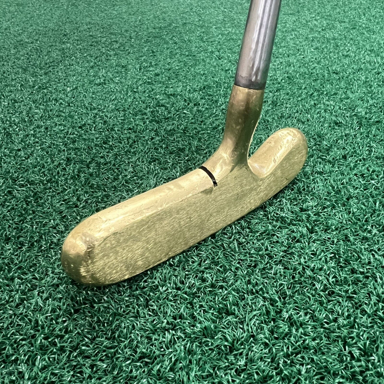 Acushnet Bullseye La Femme RH 34" Flange Putter Right Handed Steel Shaft