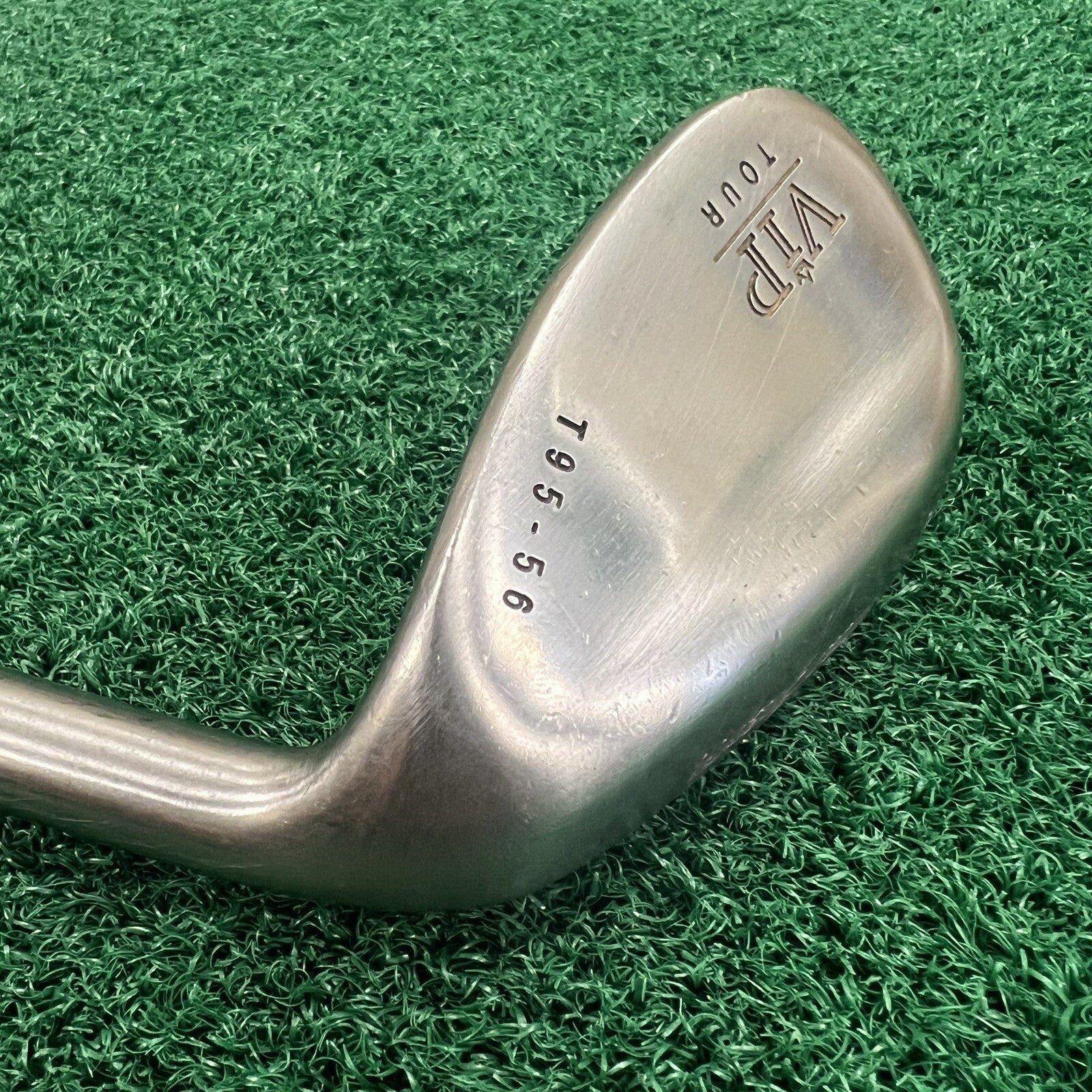 MacGregor VIP Tour T95-56 Steel Shaft 56° Wedge RH Dynamic Gold S300 35.5"