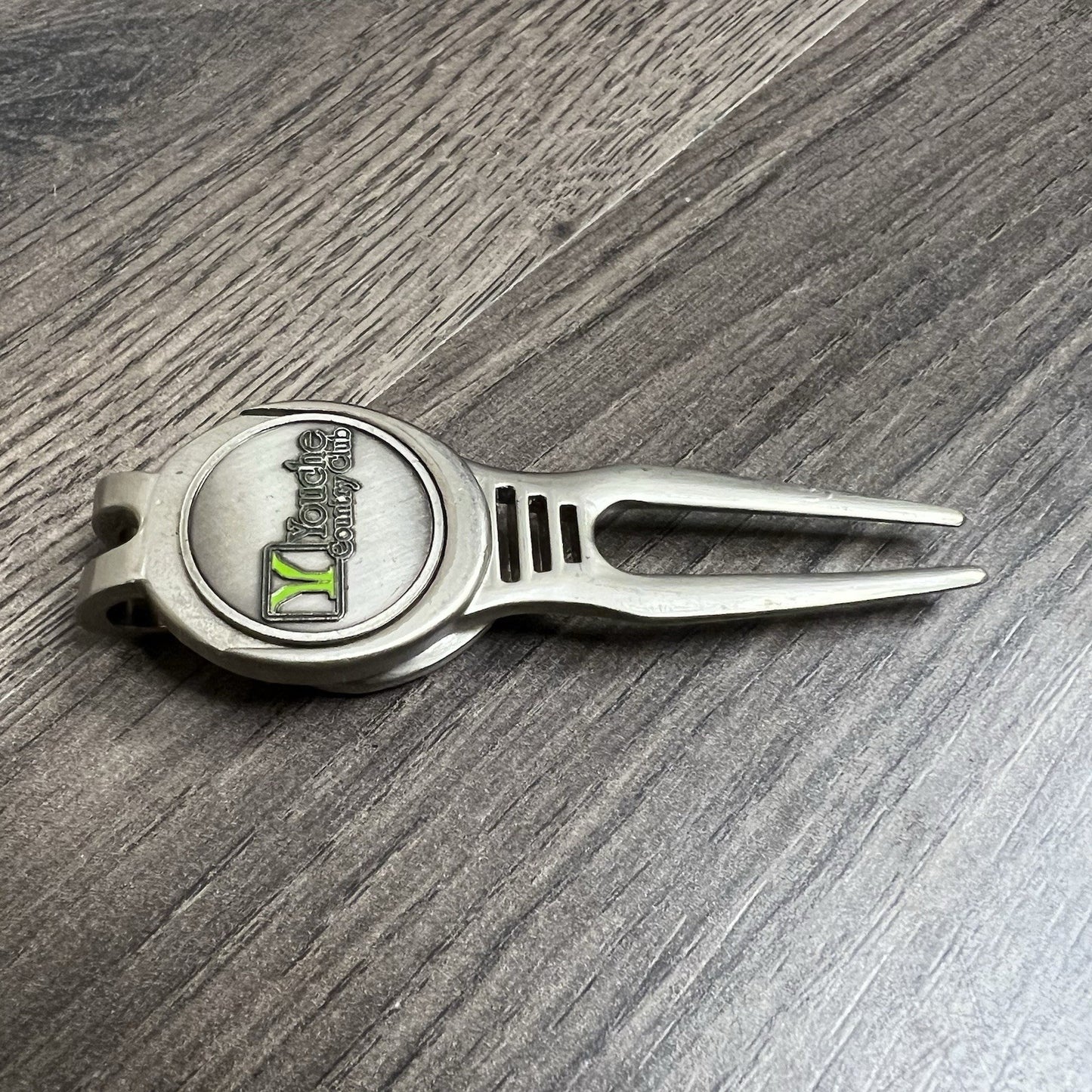 Youche Country Club Crown Pointe Indiana Golf Divot Tool Magnetic Ball Marker