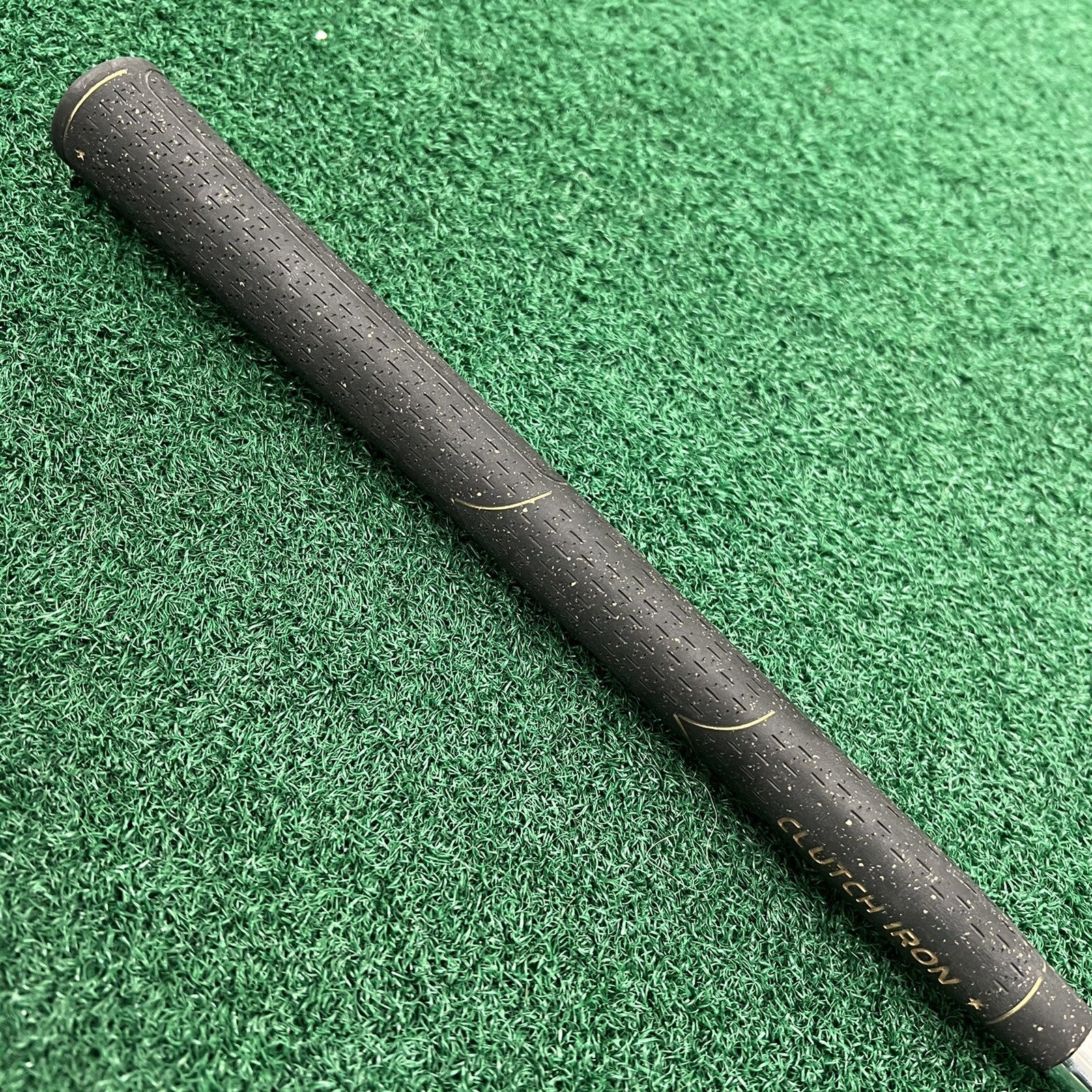 The Clutch Iron Univer-SOLE Performance Under Pressure Golf Club MRH 36.5" Steel