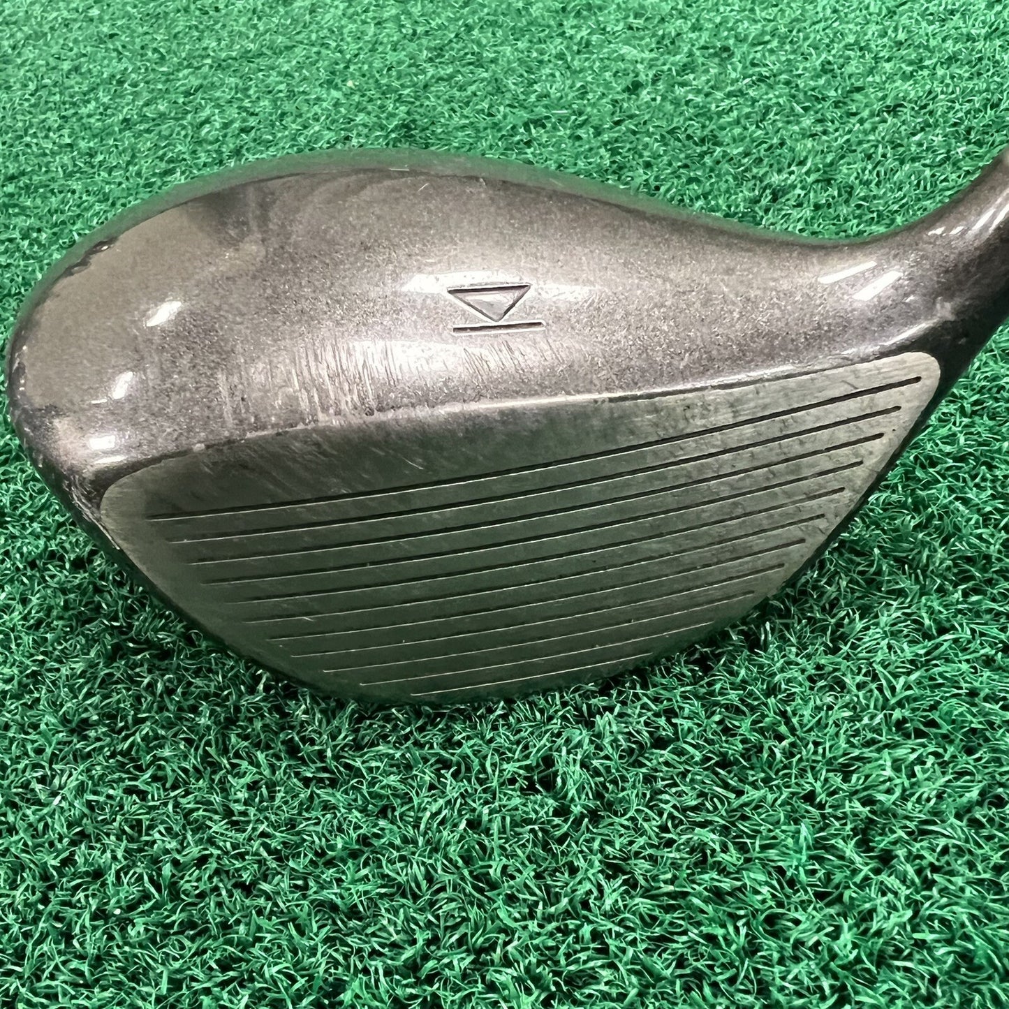 Titleist Titanium 975D Driver 9.5° Stiff Flex  Graphite Shaft Men's RH 45"