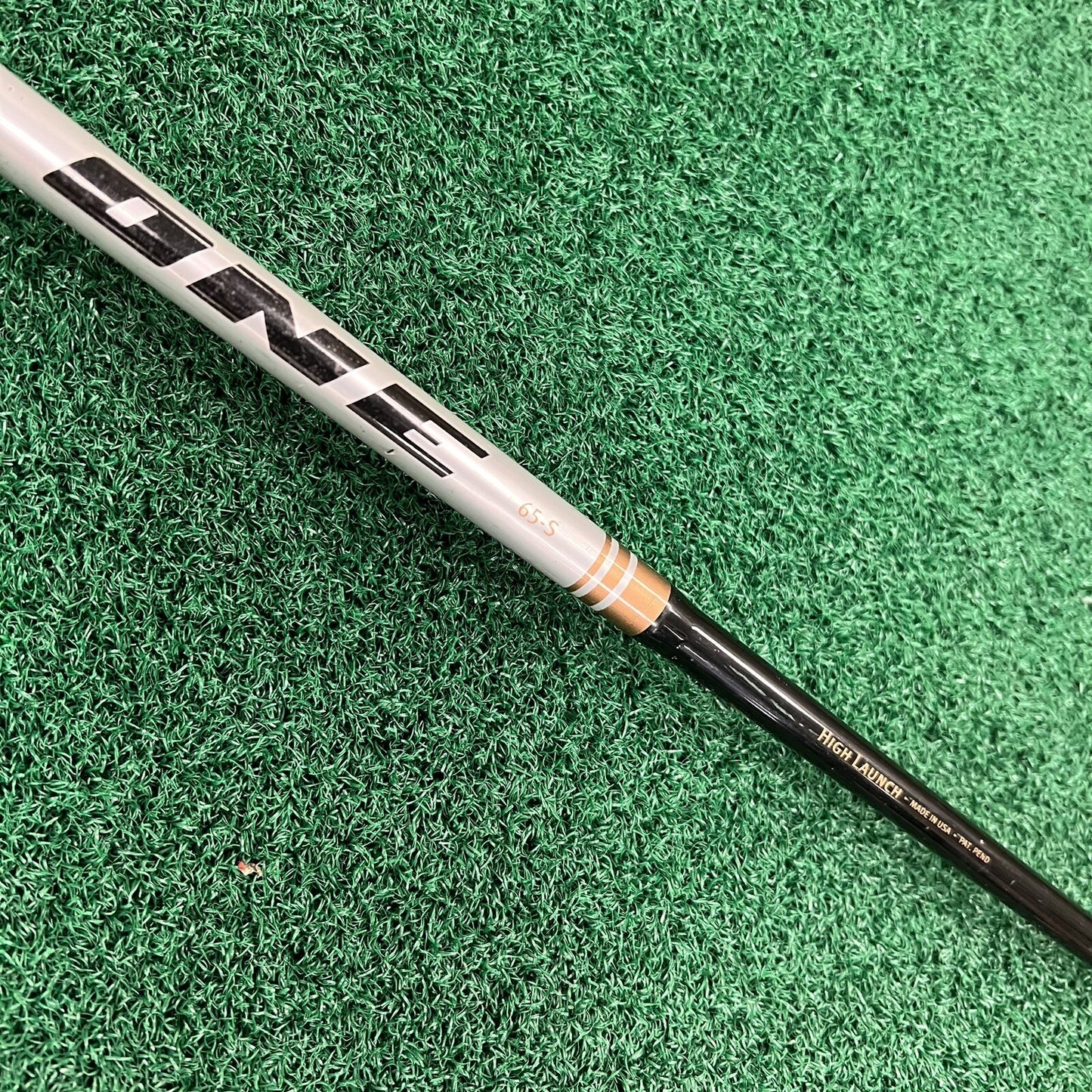 Titleist Titanium 975D Driver 9.5° Stiff Flex  Graphite Shaft Men's RH 45"