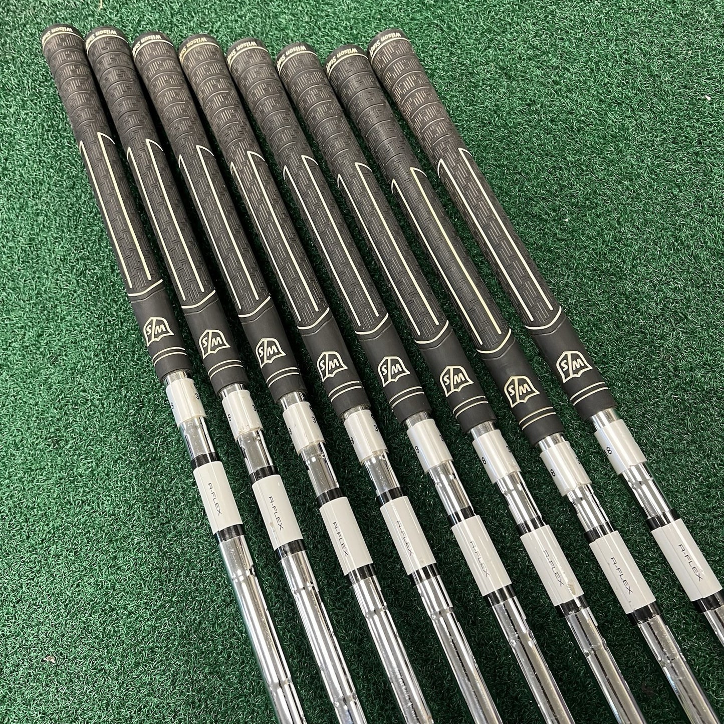 Wilson Staff D100 Iron Set 4-PW+GW Men's Right Hand Regular Flex Steel Shafts