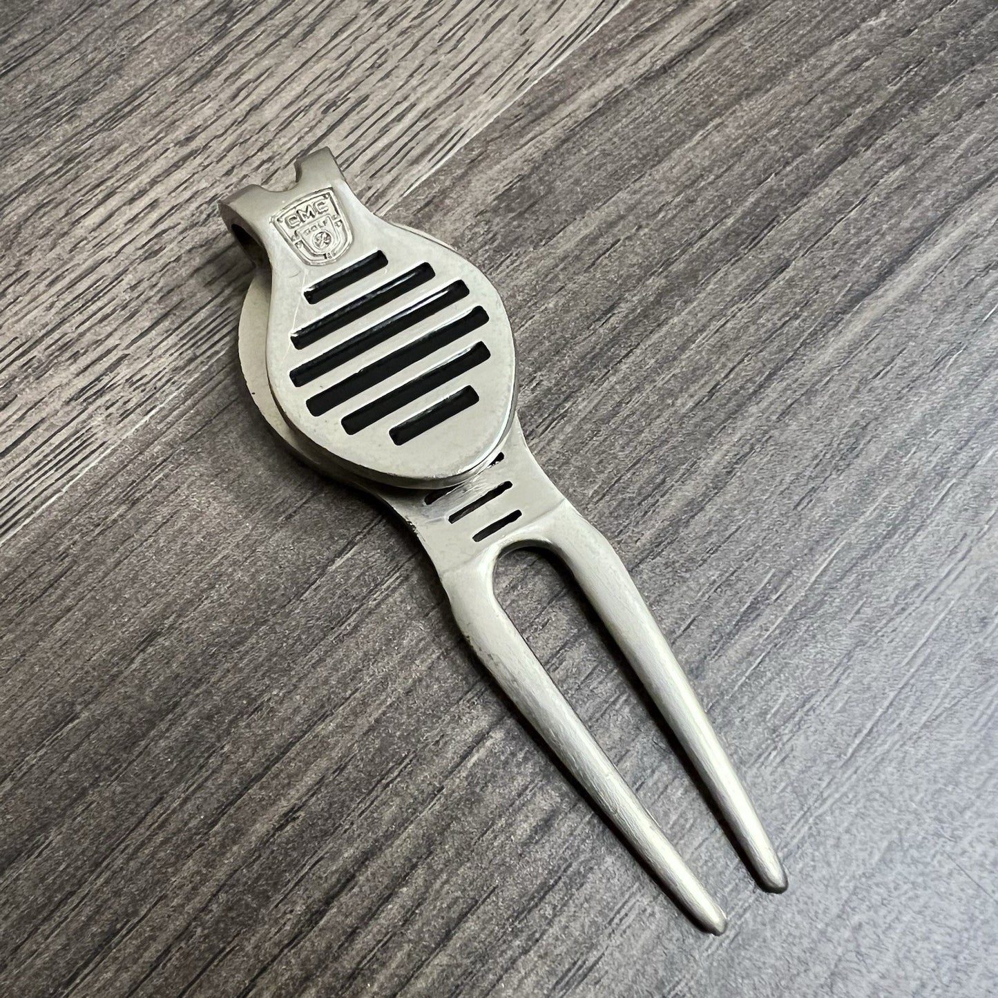 Youche Country Club Crown Pointe Indiana Golf Divot Tool Magnetic Ball Marker