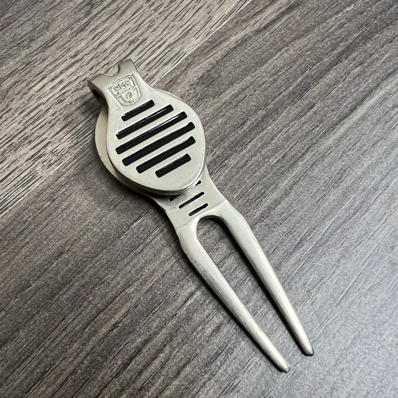 Youche Country Club Crown Pointe Indiana Golf Divot Tool Magnetic Ball Marker
