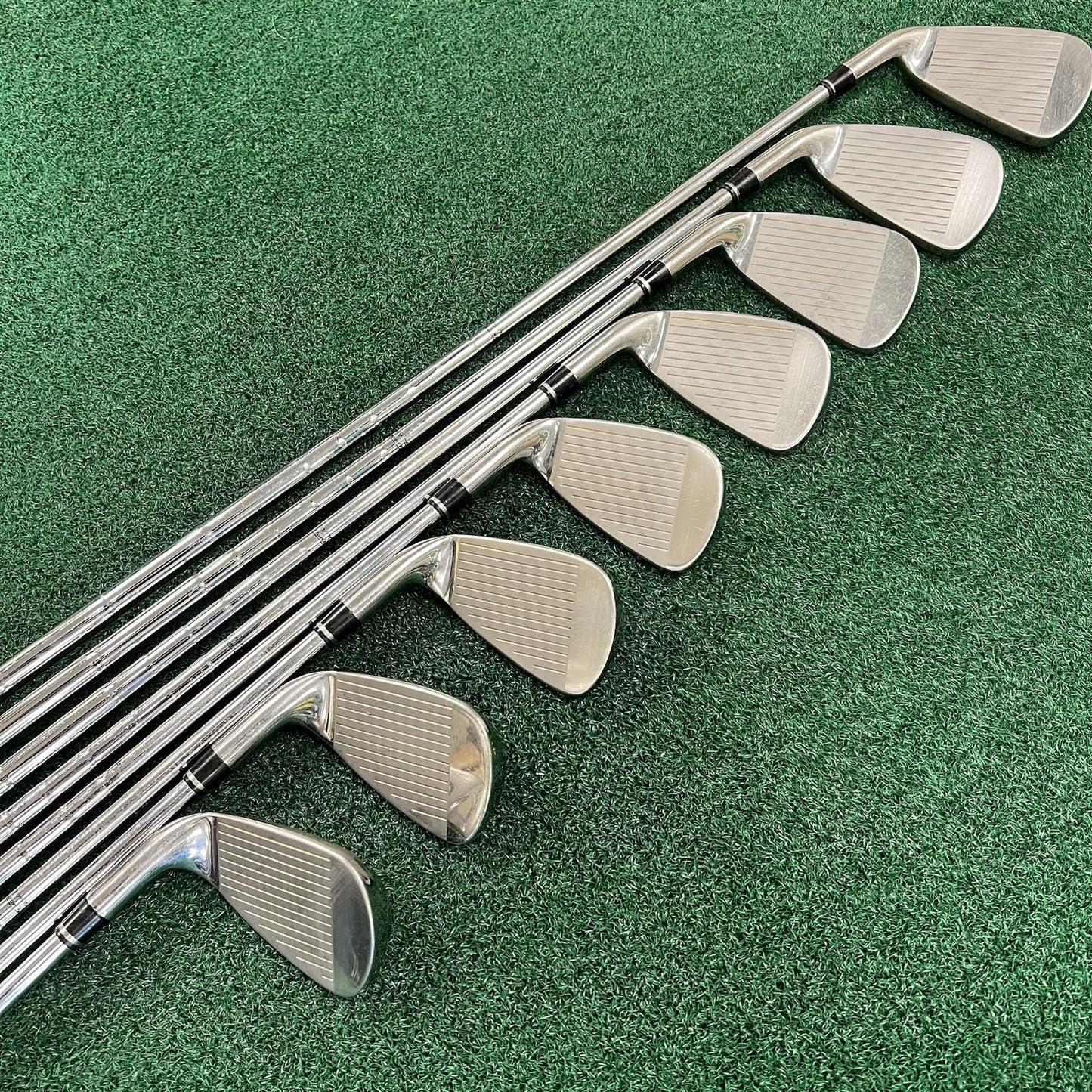 Wilson Staff D100 Iron Set 4-PW+GW Men's Right Hand Regular Flex Steel Shafts