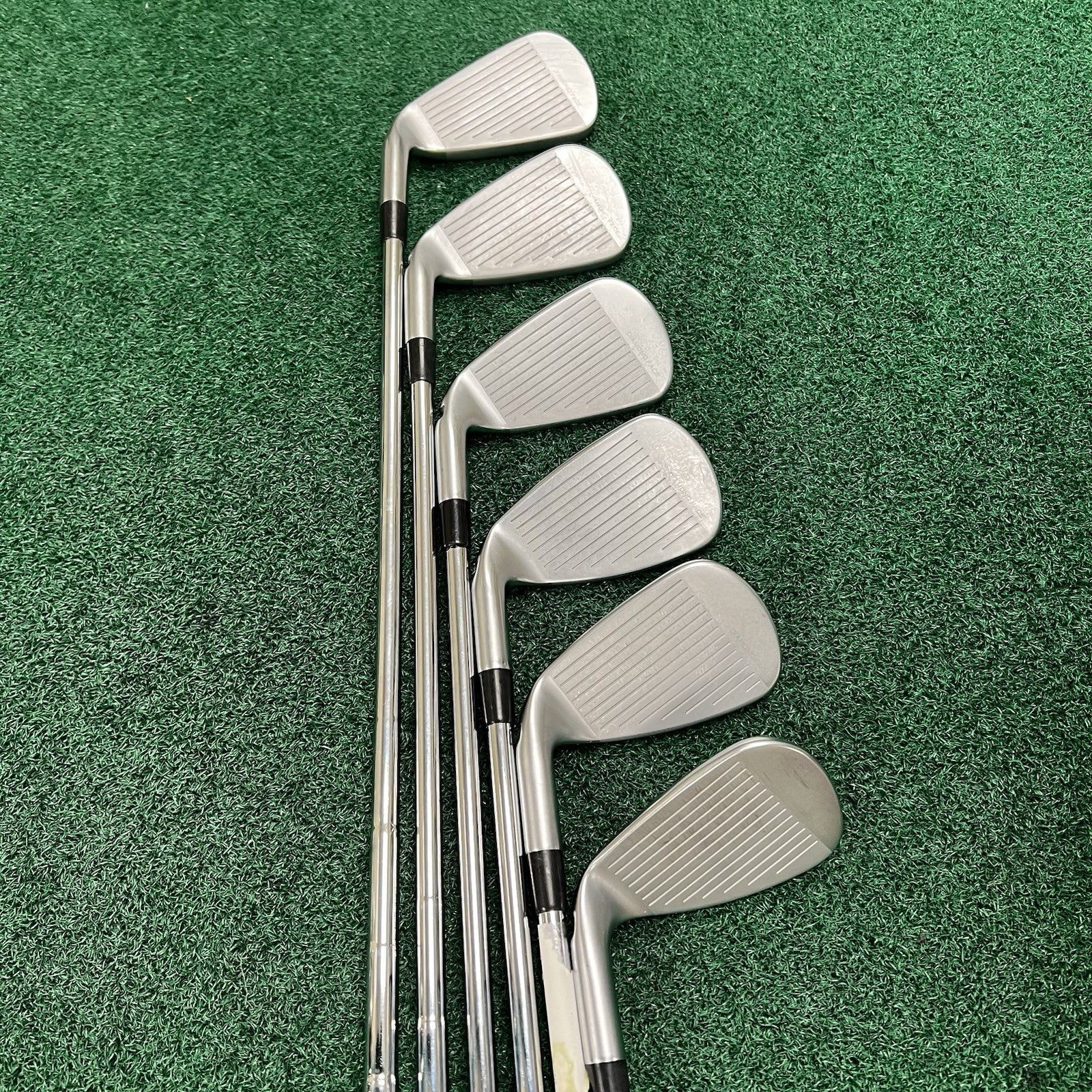 Tour Edge Exotics E722 VibrCore Iron Set 5-9+GW Right Hand Stiff Flex Steel