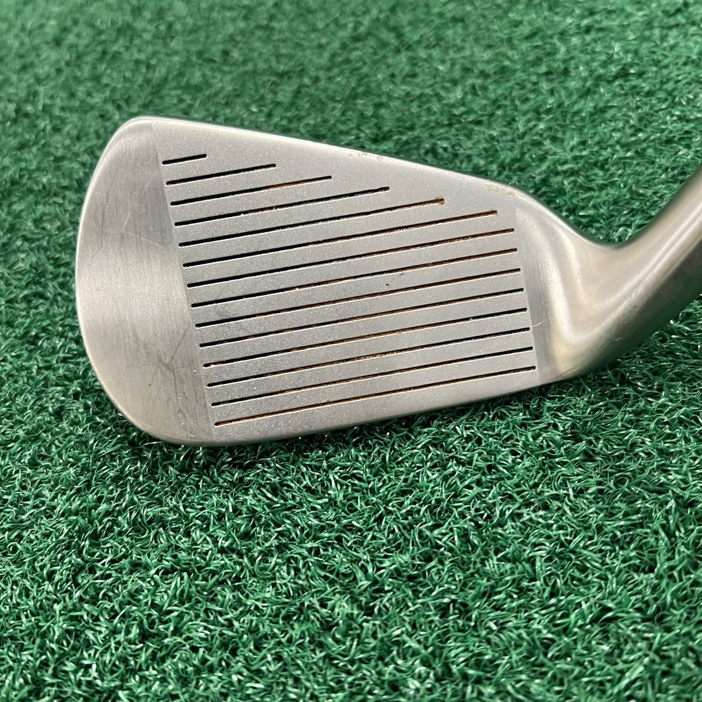 Razor Carnivore Play The Edge Gap Wedge 52° 35.5" Men's MRH Steel Shaft