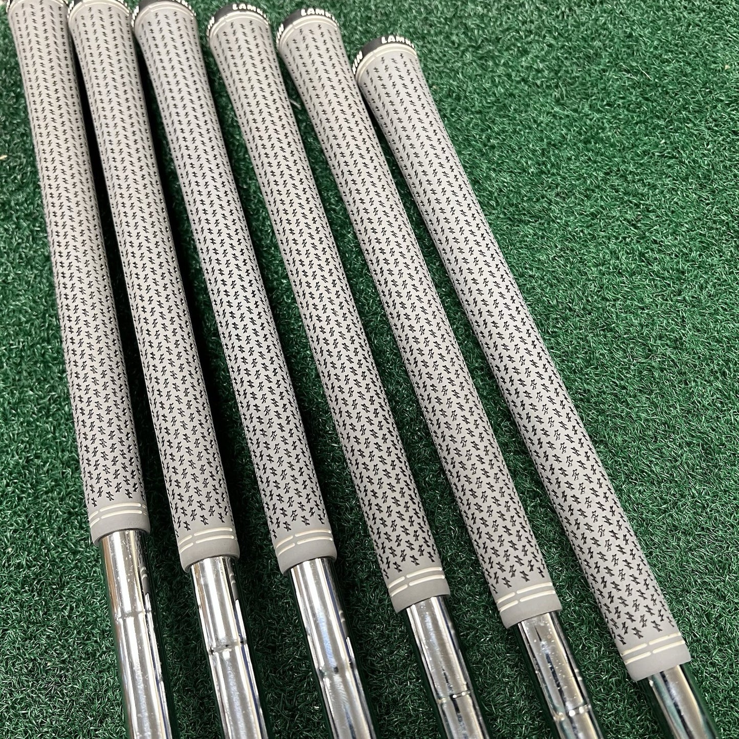 Tour Edge Exotics E722 VibrCore Iron Set 5-9+GW Right Hand Stiff Flex Steel