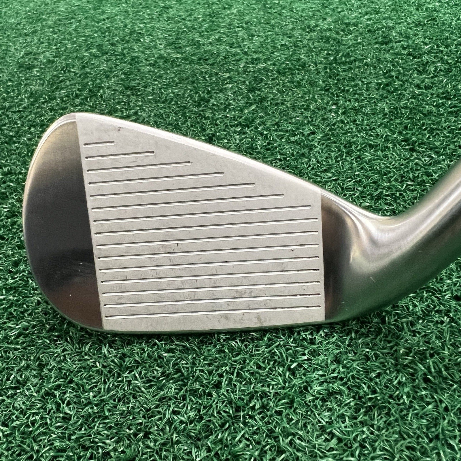 XXIO 12 X Single 7 Iron Right Handed Stiff Flex Graphite Shaft (Code 4334) Japan