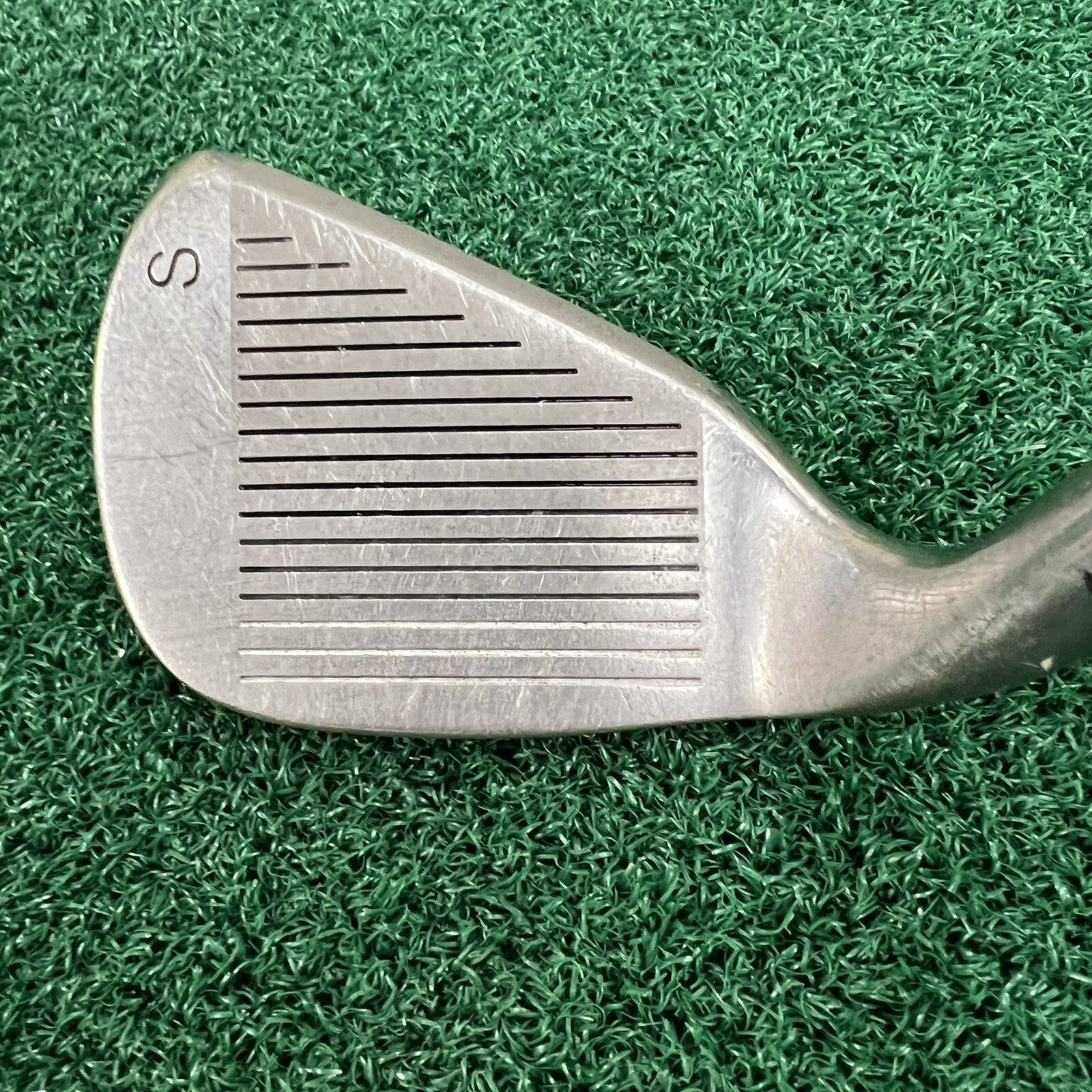 Q-Pointe Vulcan Golf Technology Midsize Pitching Wedge MRH Regular Graphite