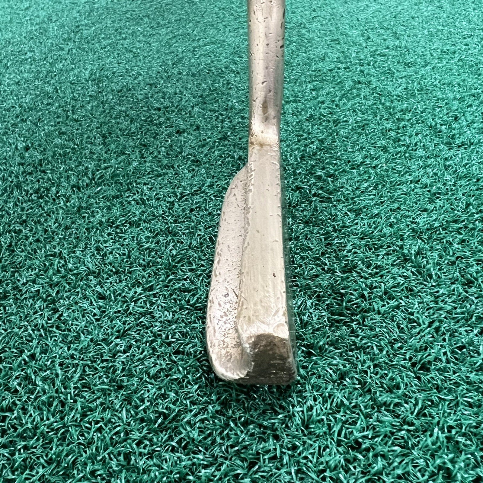 Universal Model L Heel-Shafted Vintage Brass Putter MRH Steel Shaft 34"