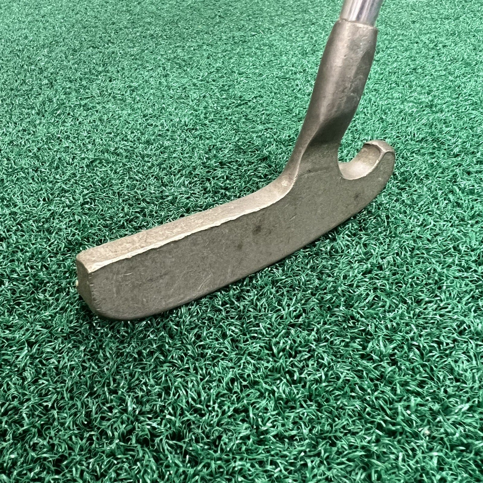 Lynx Right Angle #6 Putter Men's Right Hand Regular Flex Steel Shaft 35"