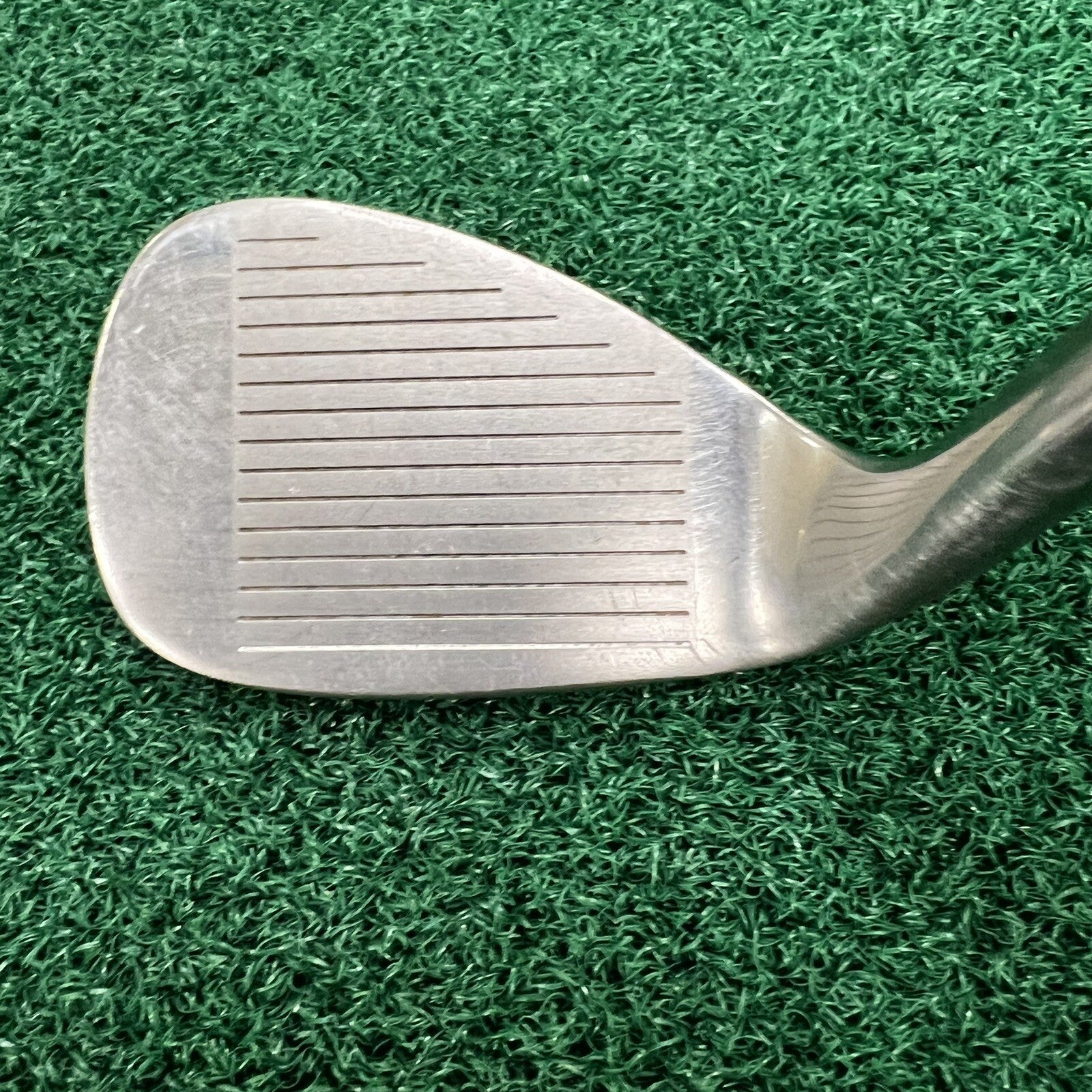 Wilson Harmonized Sole Grind 56/12 Sand Wedge Graphite Shaft Ladies Flex LRH