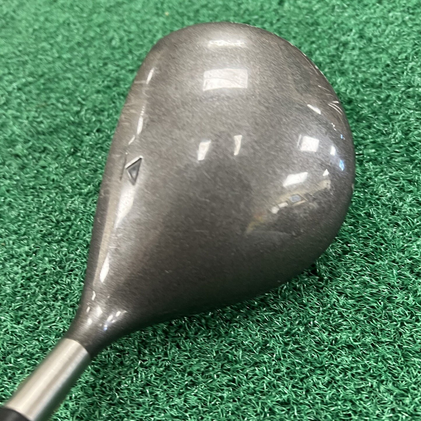 Titleist Titanium 975D Driver 9.5° Stiff Flex  Graphite Shaft Men's RH 45"