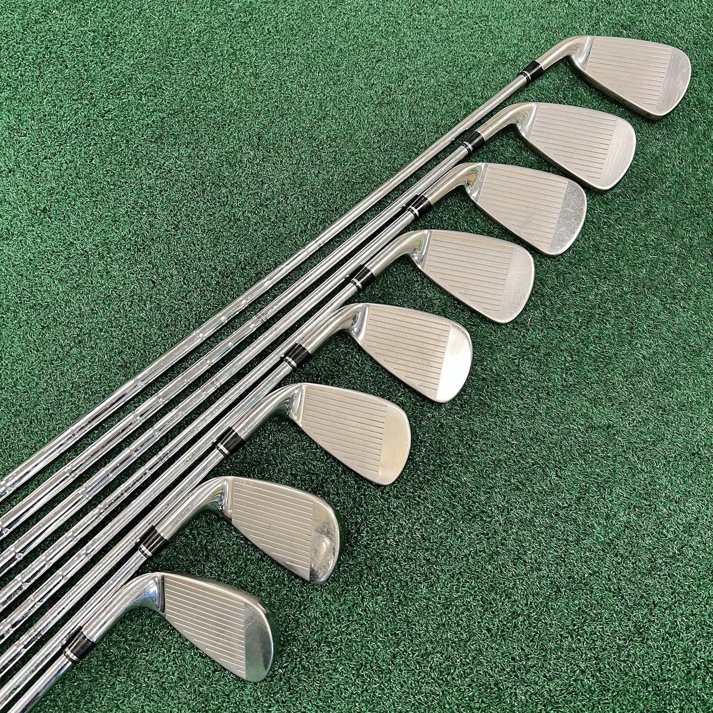 Wilson Staff D100 Iron Set 4-PW+GW Men's Right Hand Regular Flex Steel Shafts