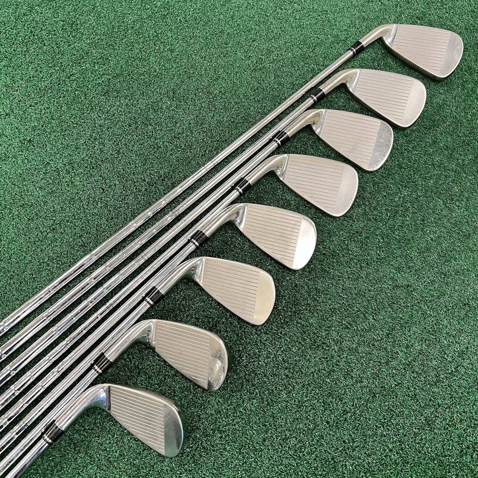 Wilson Staff D100 Iron Set 4-PW+GW Men's Right Hand Regular Flex Steel Shafts